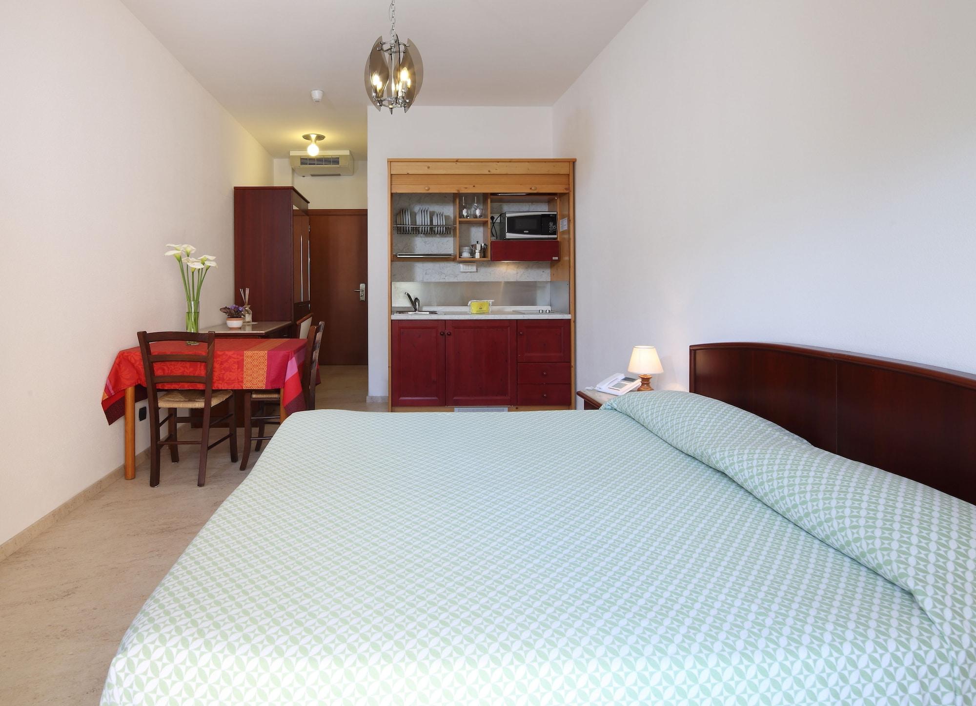 Residence Hotel Kriss 데이바마리나 외부 사진