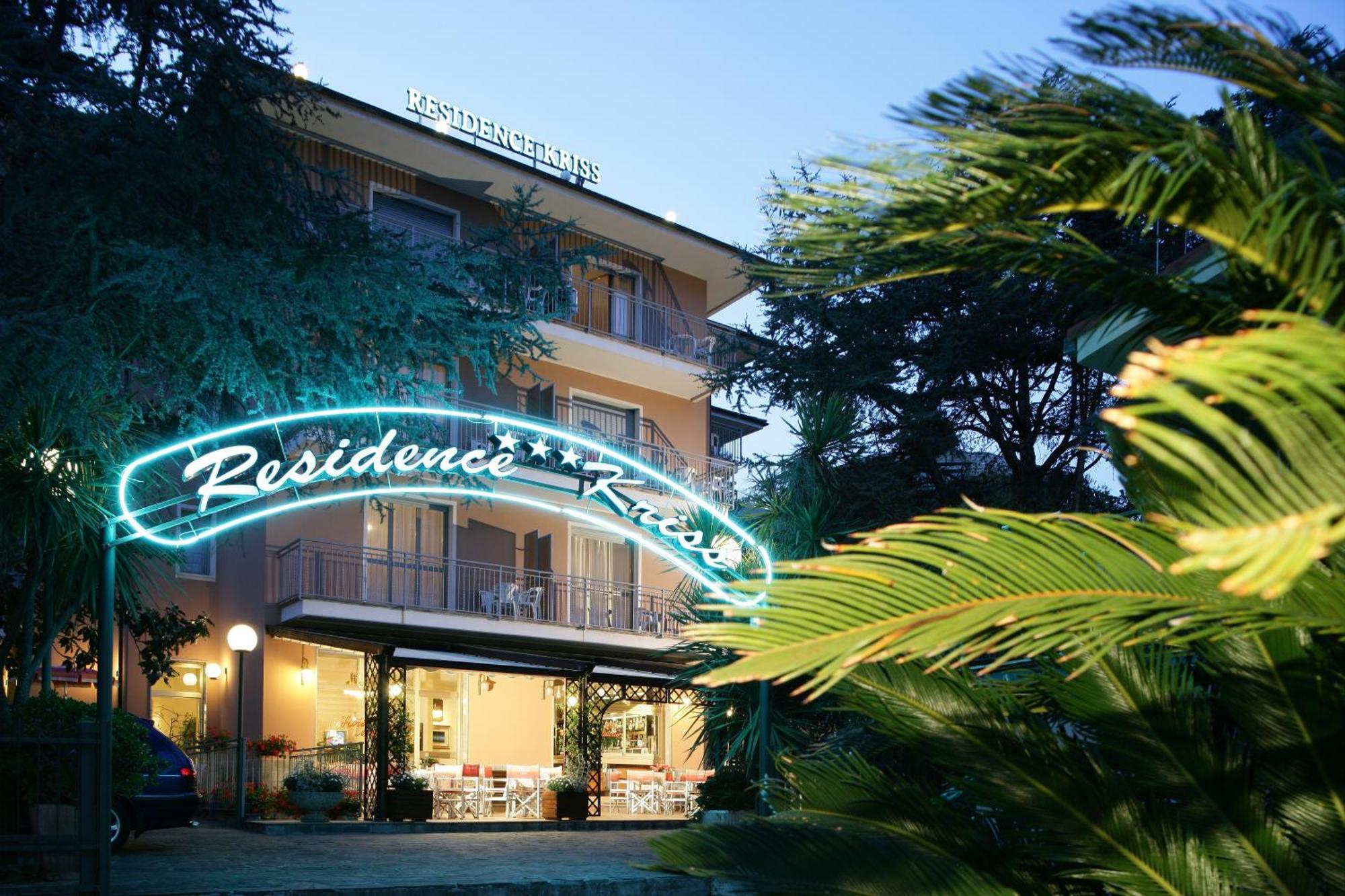 Residence Hotel Kriss 데이바마리나 외부 사진