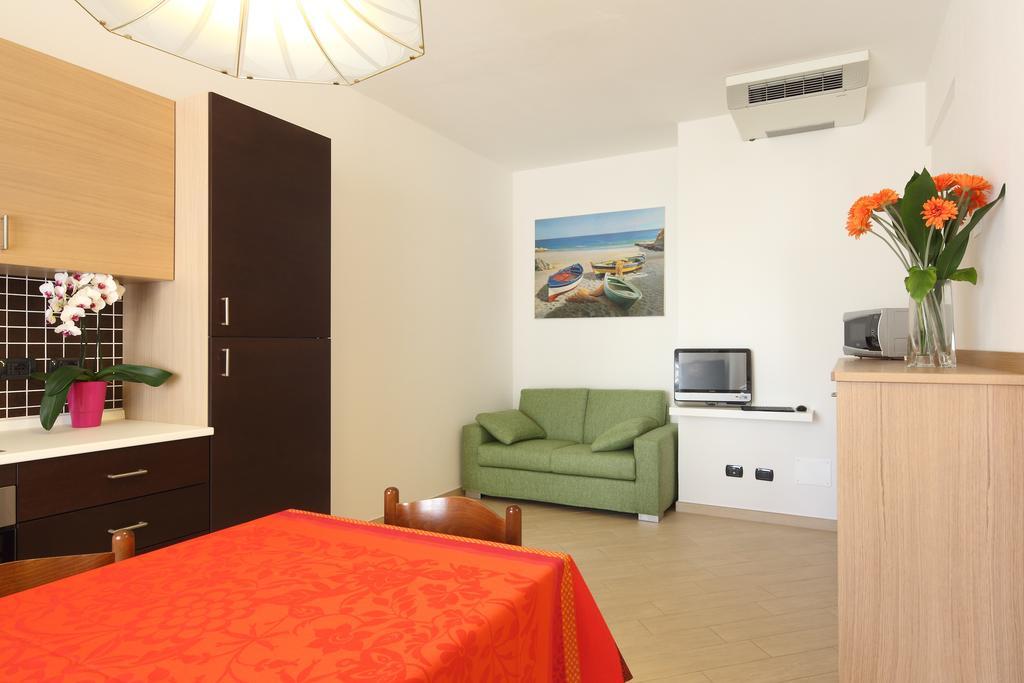 Residence Hotel Kriss 데이바마리나 외부 사진