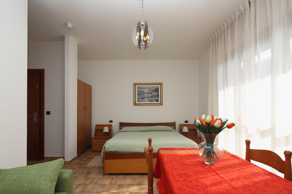 Residence Hotel Kriss 데이바마리나 외부 사진
